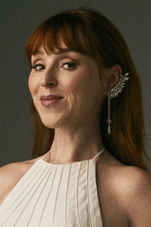 Ruth Connell Ruth Connell
